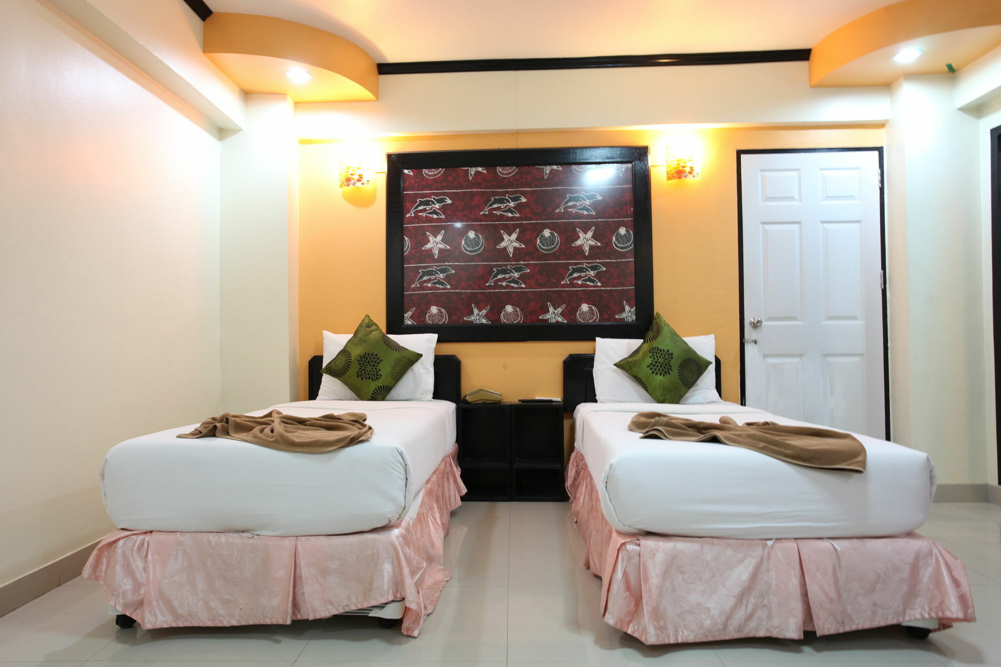 Home Pattaya Hotel Екстер'єр фото