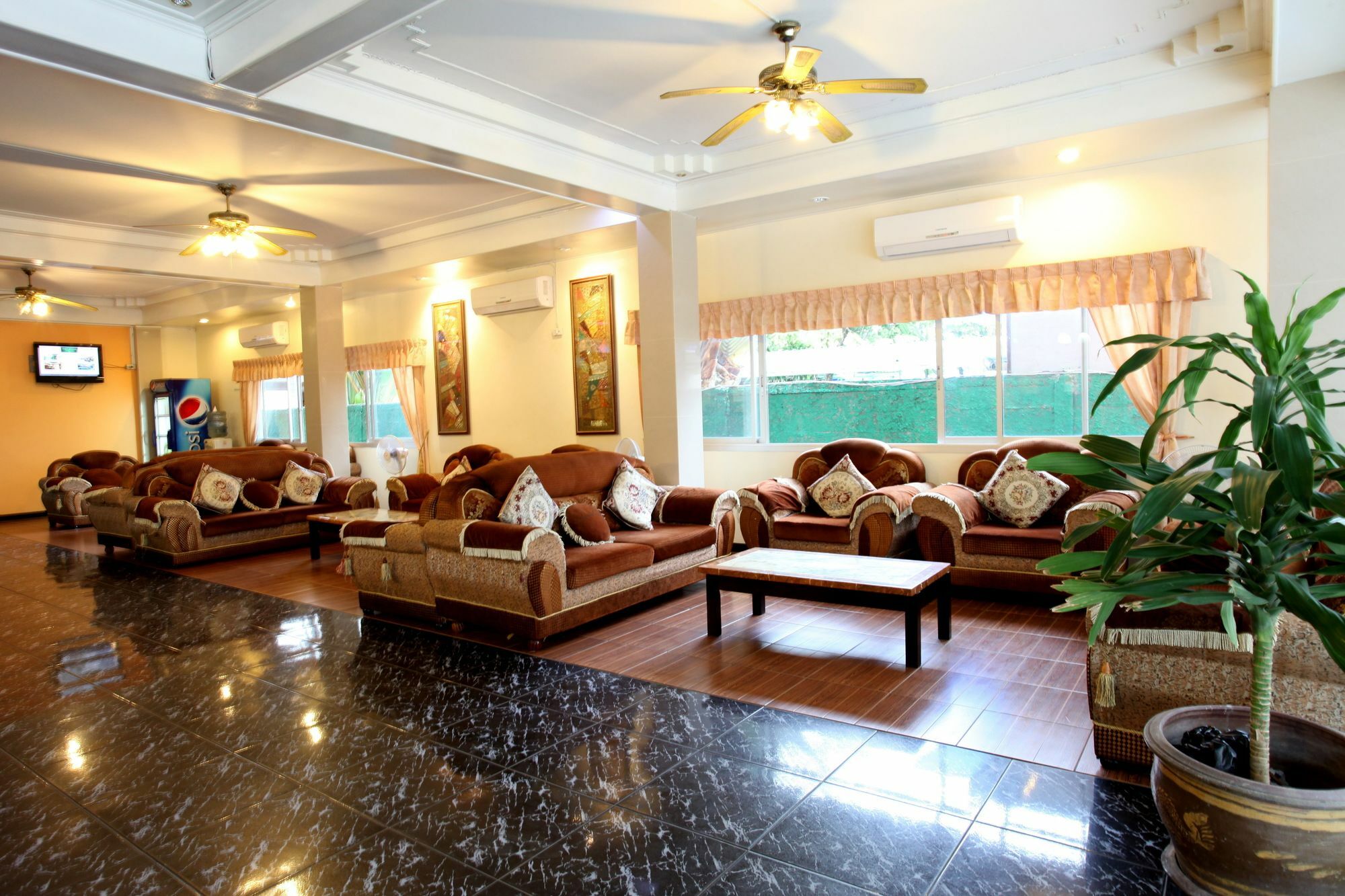 Home Pattaya Hotel Екстер'єр фото